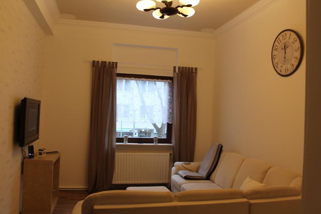 B49 - City & Messe Apartment Кёльн Номер фото